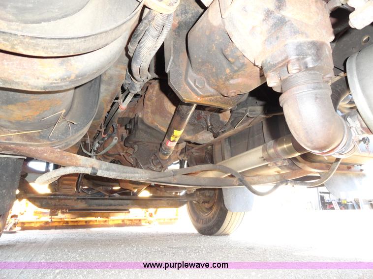 image for item A2421 1992 International 4900 tandem axle dump truck with plow and spreader