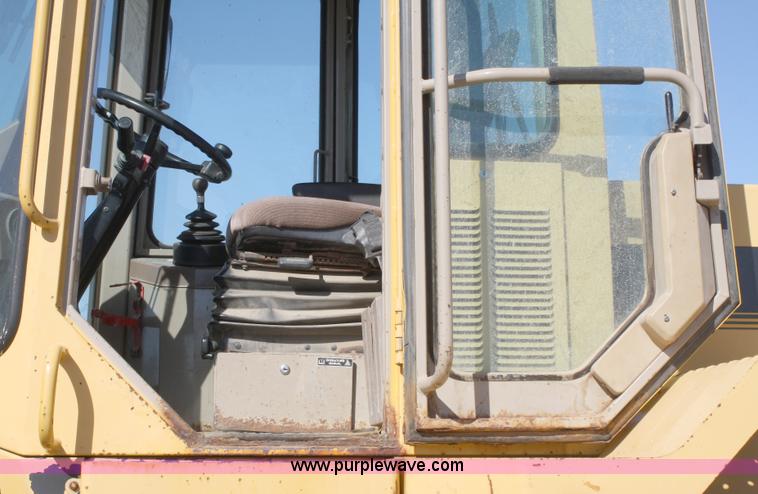 image for item A2427 1994 John Deere 624G wheel loader