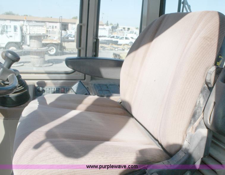 image for item A2427 1994 John Deere 624G wheel loader