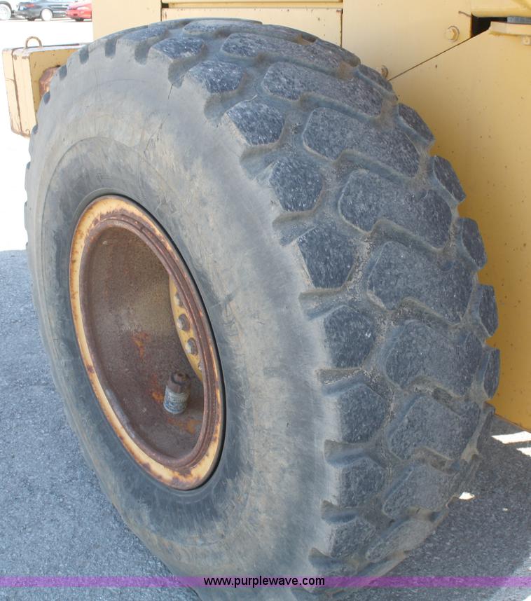 image for item A2427 1994 John Deere 624G wheel loader
