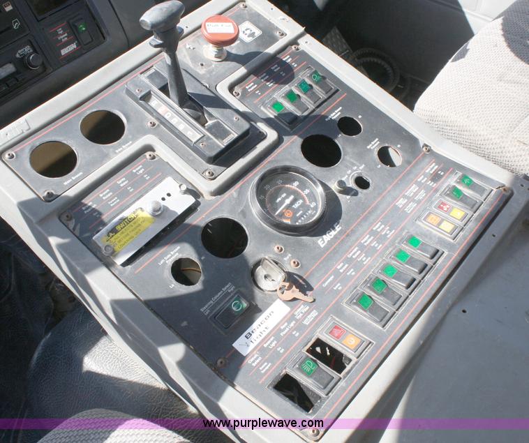 image for item A2445 1991 GMC 7000 lift truck