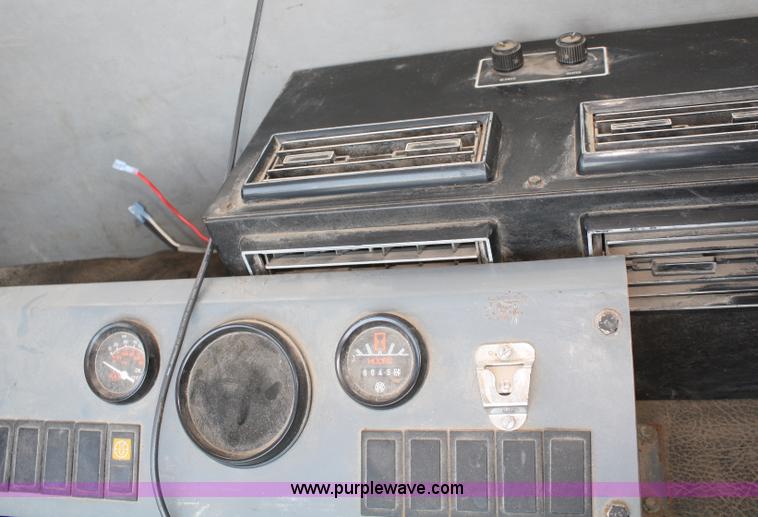 image for item A2445 1991 GMC 7000 lift truck