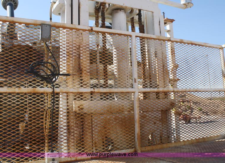 image for item A2445 1991 GMC 7000 lift truck