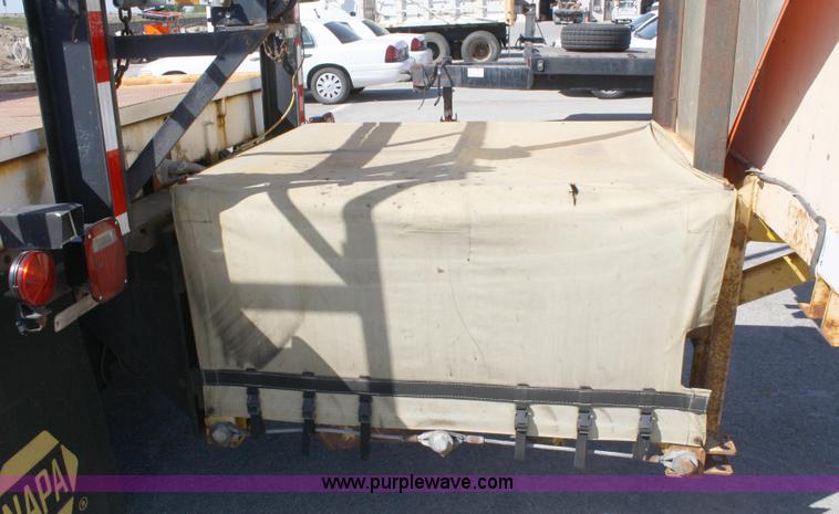 image for item A2445 1991 GMC 7000 lift truck