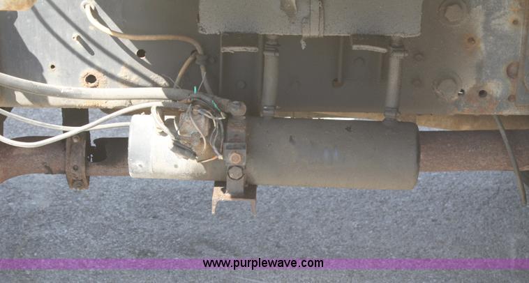 image for item A2445 1991 GMC 7000 lift truck