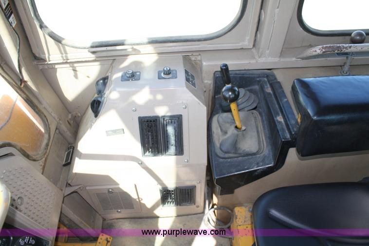 image for item A2478 1993 John Deere 555G track loader