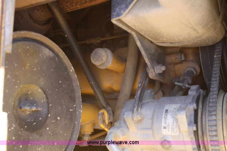 image for item A2478 1993 John Deere 555G track loader