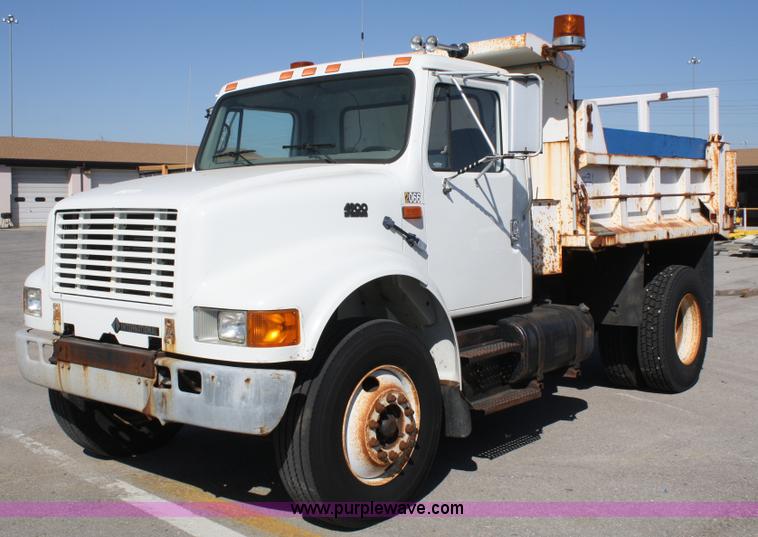 image for item A2480 1996 International 4900 dump truck