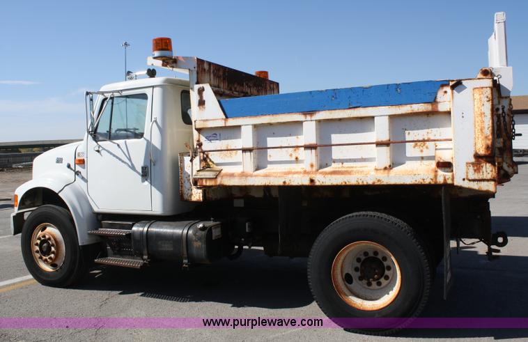 image for item A2480 1996 International 4900 dump truck