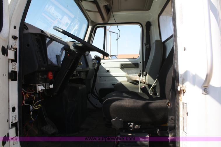 image for item A2480 1996 International 4900 dump truck