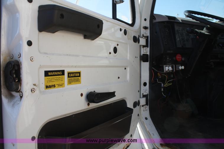 image for item A2480 1996 International 4900 dump truck