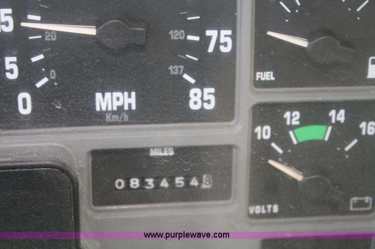 image for item A2480 1996 International 4900 dump truck