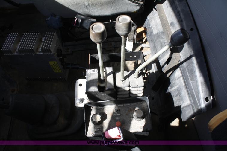 image for item A2480 1996 International 4900 dump truck