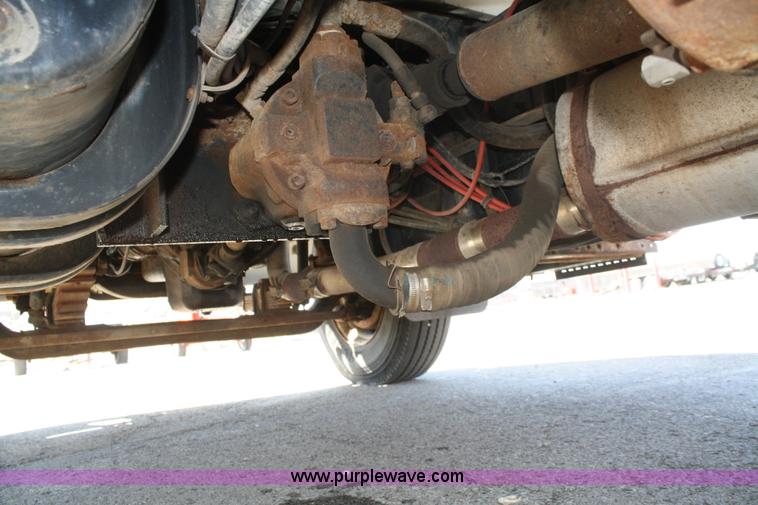 image for item A2480 1996 International 4900 dump truck