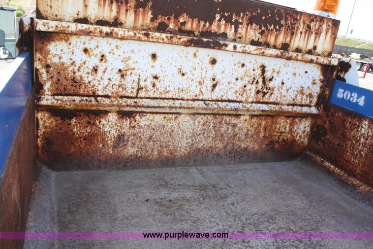 image for item A2480 1996 International 4900 dump truck