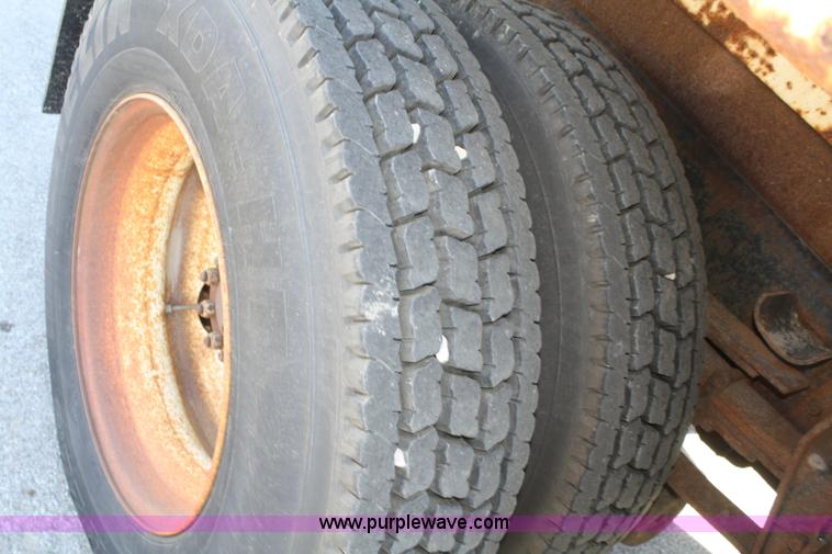 image for item A2480 1996 International 4900 dump truck