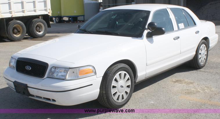 image for item A2499 2007 Ford Crown Victoria Police Interceptor