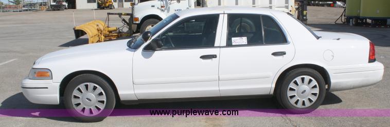 image for item A2499 2007 Ford Crown Victoria Police Interceptor