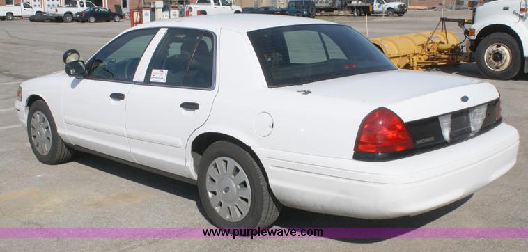 image for item A2499 2007 Ford Crown Victoria Police Interceptor