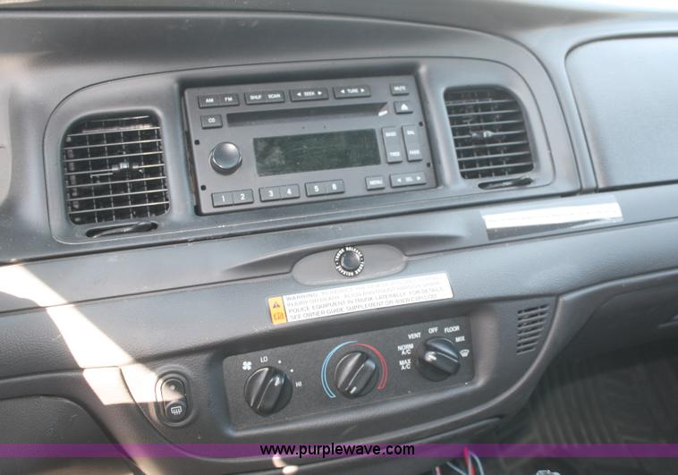 image for item A2499 2007 Ford Crown Victoria Police Interceptor