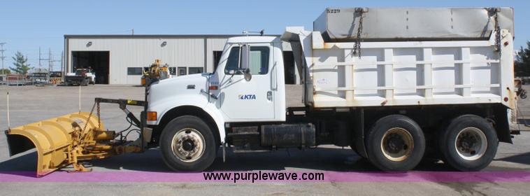 image for item A2500 1999 International 4900 dump truck