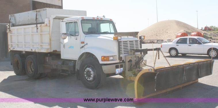 image for item A2500 1999 International 4900 dump truck