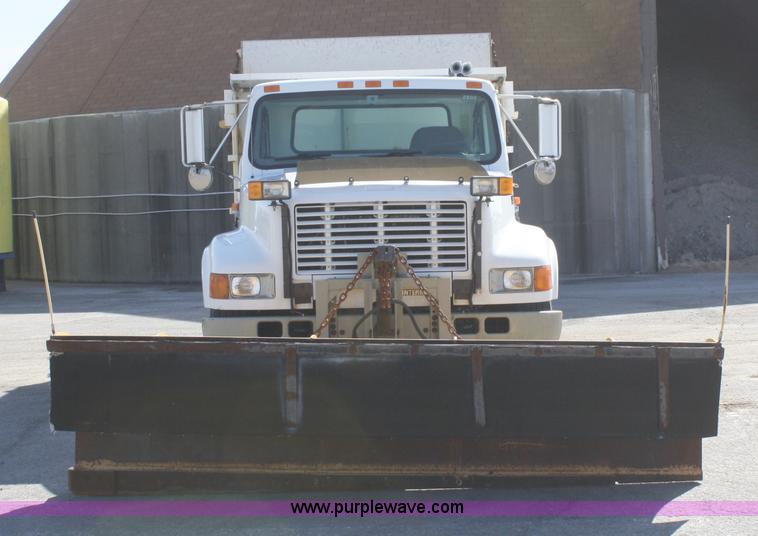 image for item A2500 1999 International 4900 dump truck
