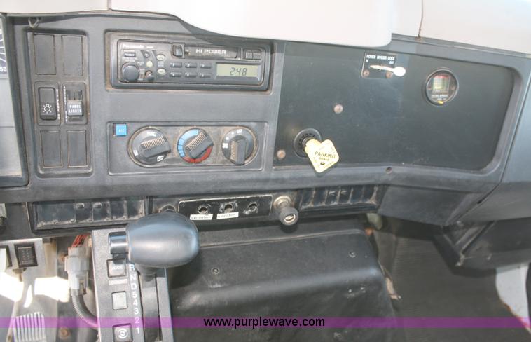 image for item A2500 1999 International 4900 dump truck