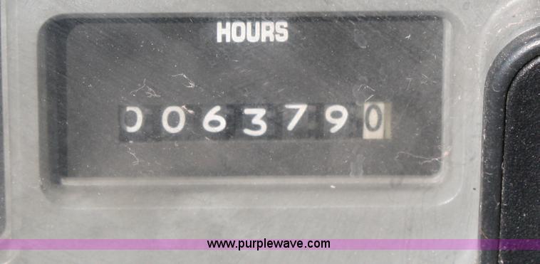 image for item A2500 1999 International 4900 dump truck