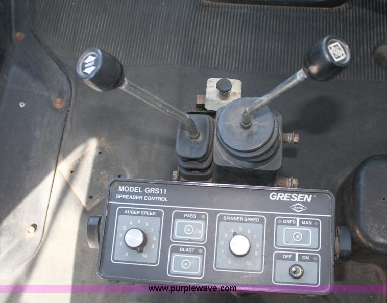 image for item A2500 1999 International 4900 dump truck