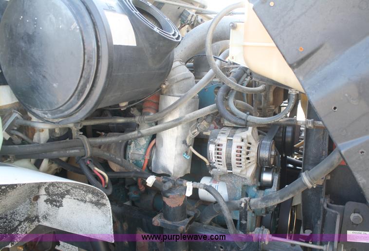 image for item A2500 1999 International 4900 dump truck