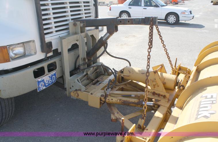 image for item A2500 1999 International 4900 dump truck