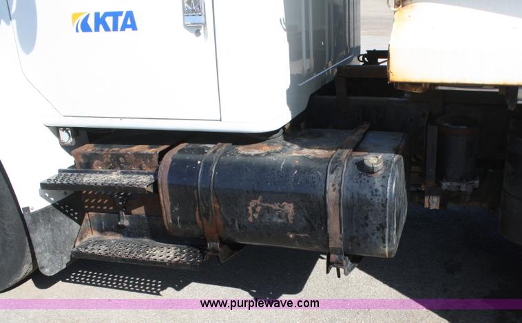 image for item A2500 1999 International 4900 dump truck