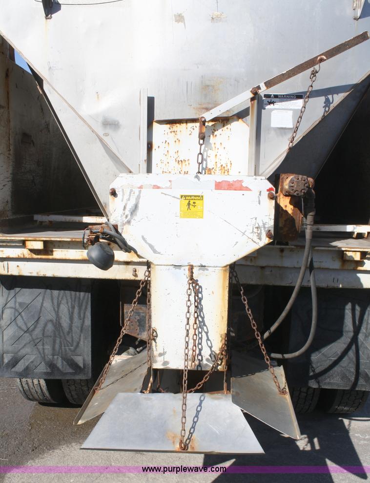 image for item A2500 1999 International 4900 dump truck