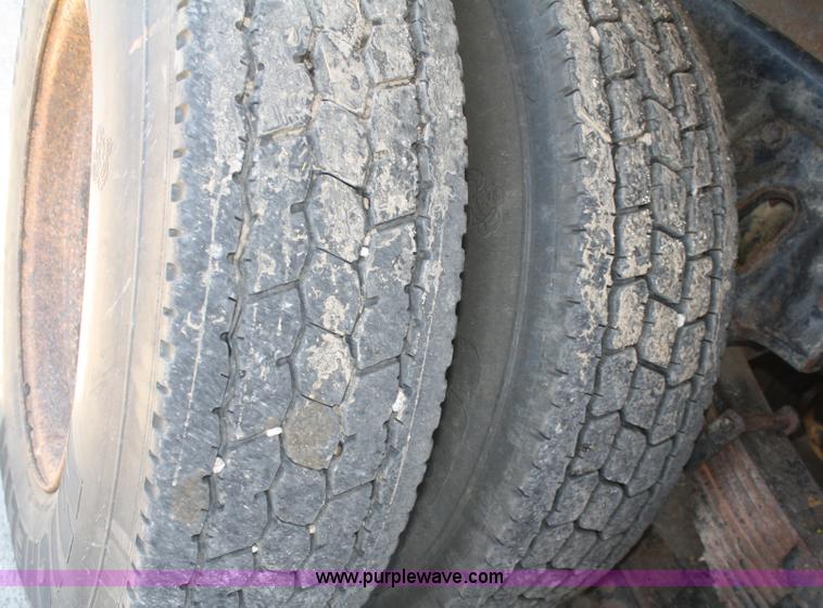 image for item A2500 1999 International 4900 dump truck