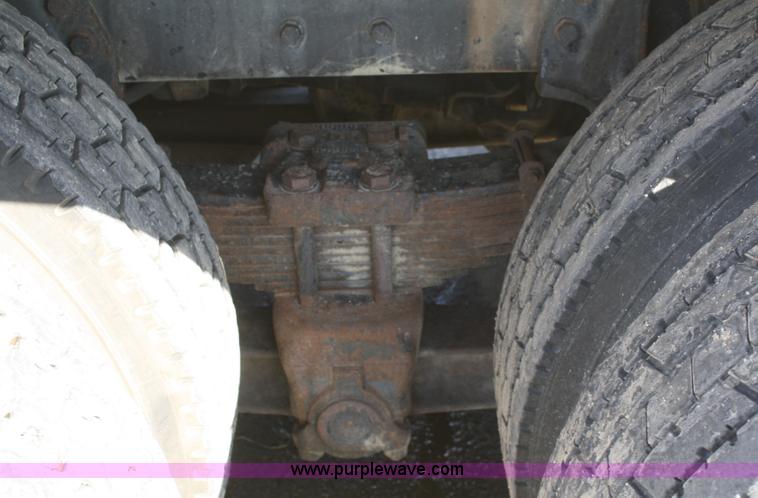 image for item A2500 1999 International 4900 dump truck