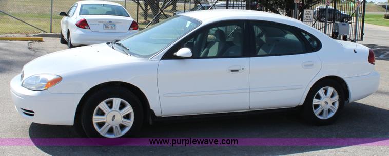 image for item A2871 2006 Ford Taurus SEL