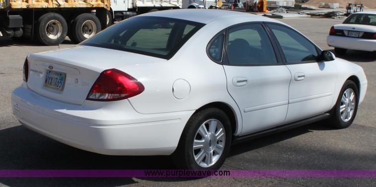 image for item A2871 2006 Ford Taurus SEL