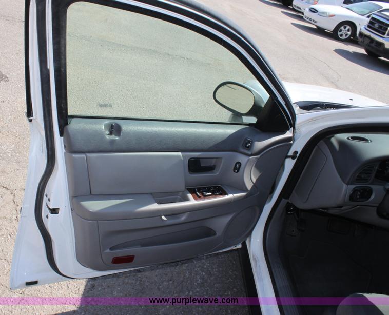 image for item A2871 2006 Ford Taurus SEL