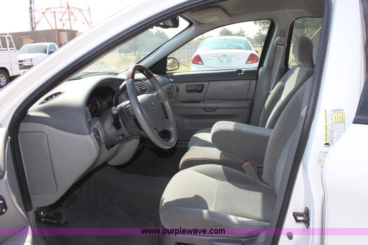 image for item A2871 2006 Ford Taurus SEL