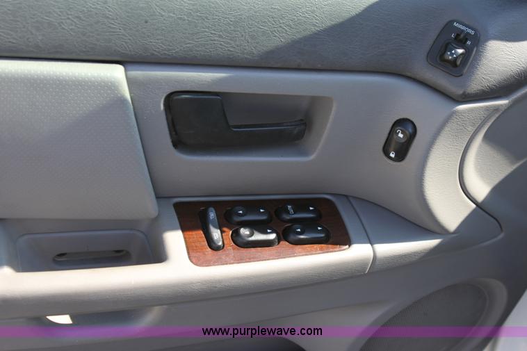 image for item A2871 2006 Ford Taurus SEL