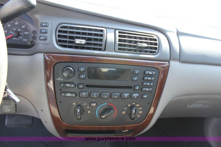 image for item A2871 2006 Ford Taurus SEL