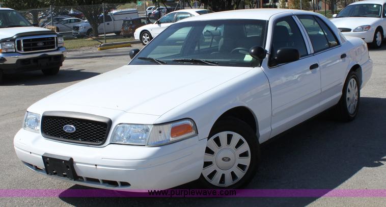 image for item A2872 2008 Ford Crown Victoria Police Interceptor