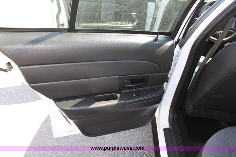 image for item A2872 2008 Ford Crown Victoria Police Interceptor