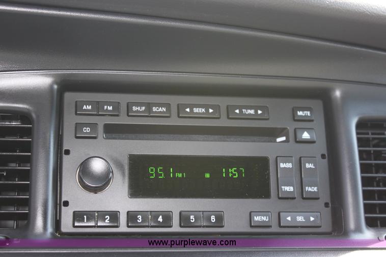 image for item A2872 2008 Ford Crown Victoria Police Interceptor