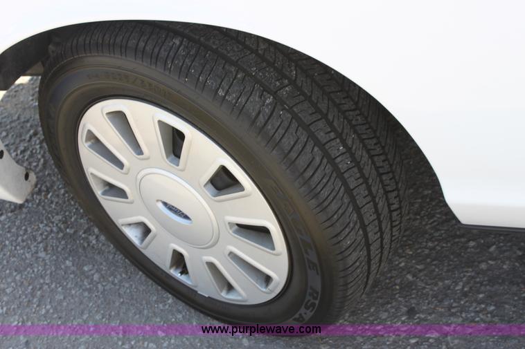 image for item A2872 2008 Ford Crown Victoria Police Interceptor