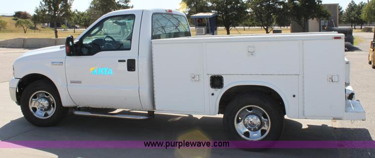 image for item A2874 2005 Ford F250 XLT Super Duty pickup truck