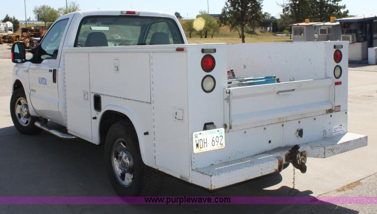 image for item A2874 2005 Ford F250 XLT Super Duty pickup truck