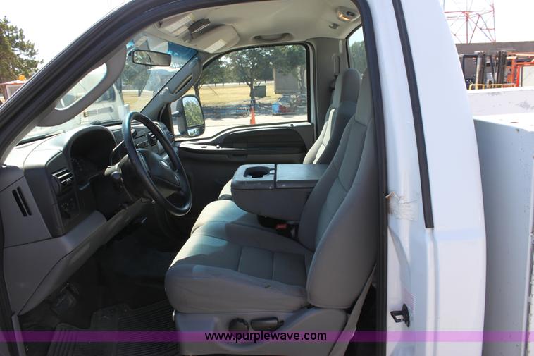 image for item A2874 2005 Ford F250 XLT Super Duty pickup truck