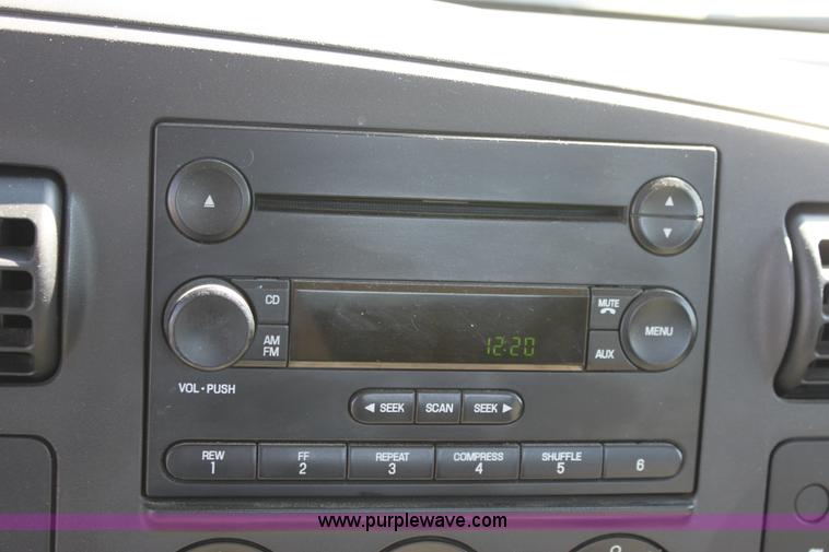 image for item A2874 2005 Ford F250 XLT Super Duty pickup truck